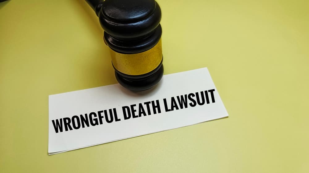gavel on 'wrongful death lawsuit' paper